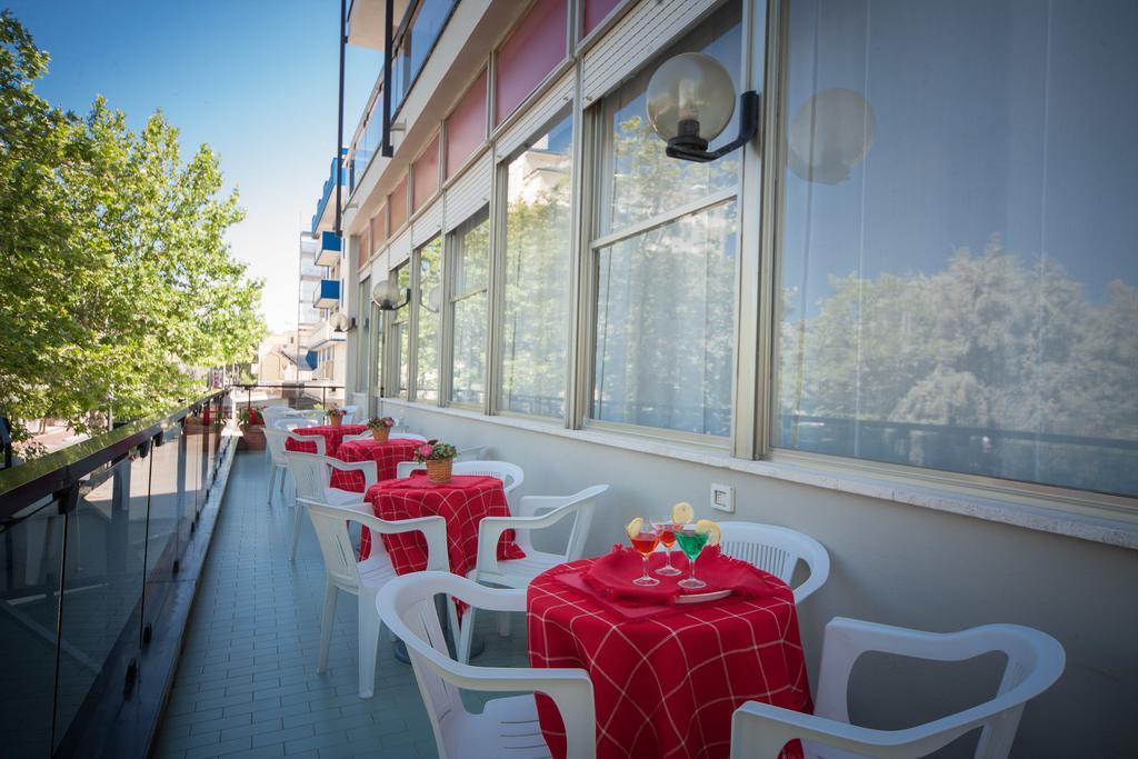 Hotel Madison 里乔内 外观 照片